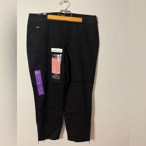 NWT Nine West jeans black pants zipper hem detail Heidi crop yoga stretch size16